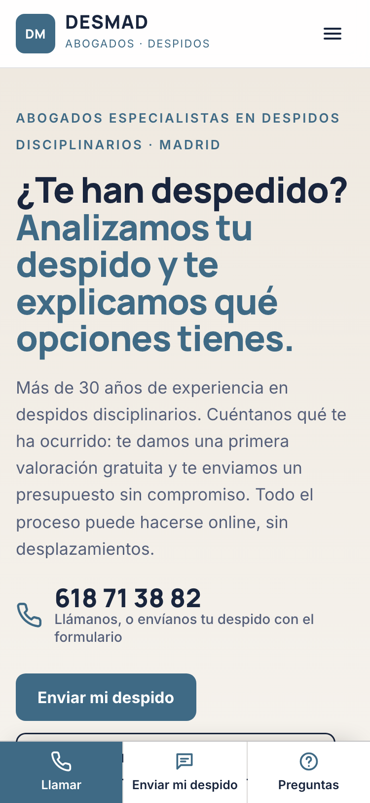 Captura de la web nueva de DESMAD Abogados en un móvil